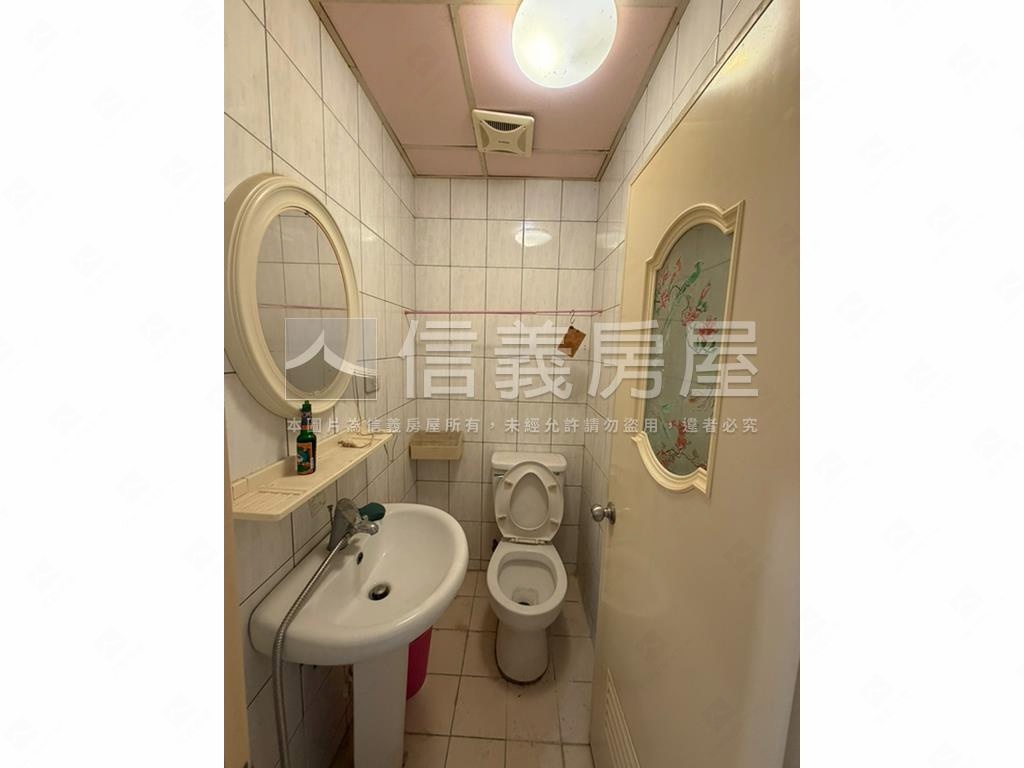 美麗方正三房房屋室內格局與周邊環境