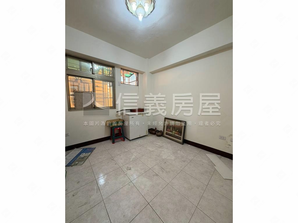 美麗方正三房房屋室內格局與周邊環境