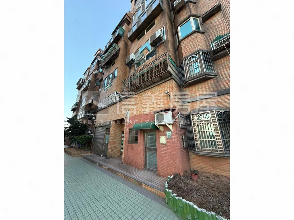 美麗方正三房房屋室內格局與周邊環境