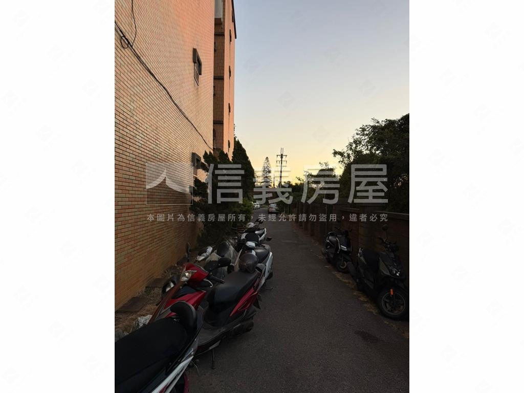 美麗方正三房房屋室內格局與周邊環境