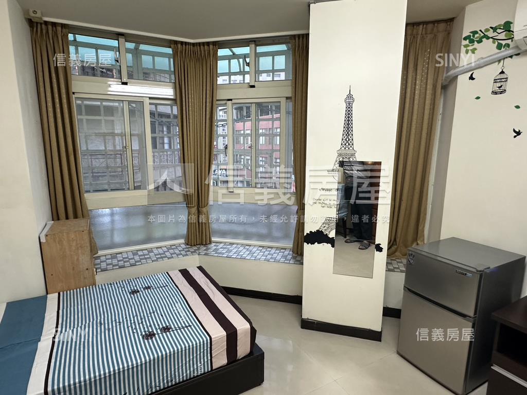 中國醫角間店面房屋室內格局與周邊環境