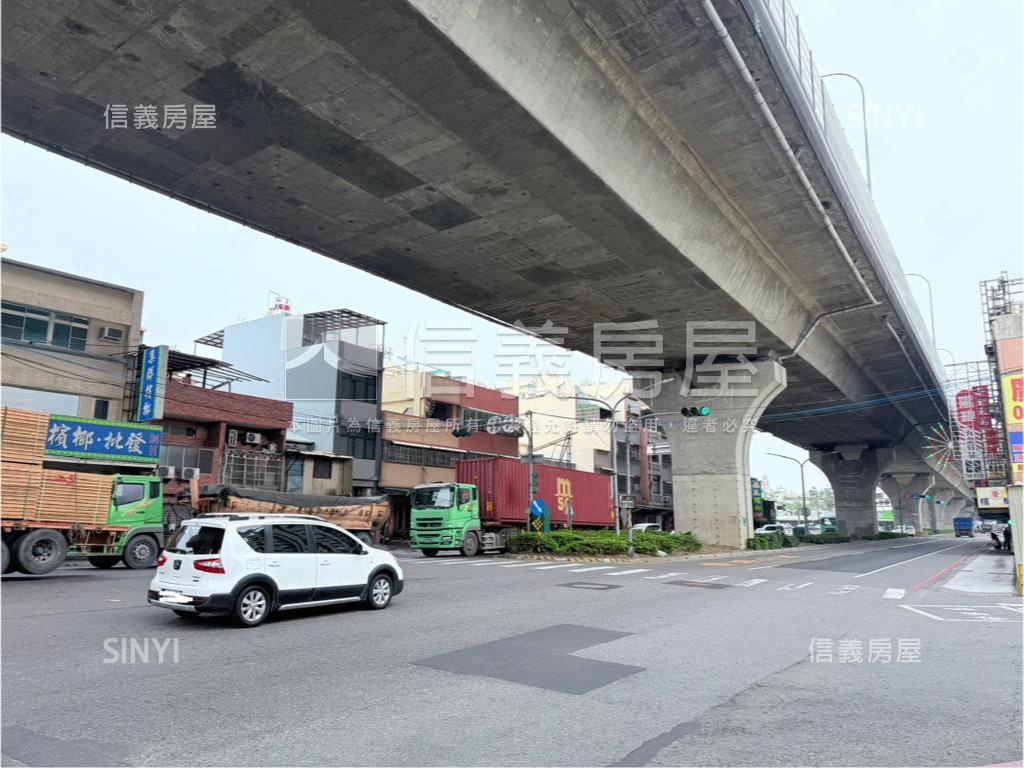 鳳山三角窗面寬土地房屋室內格局與周邊環境