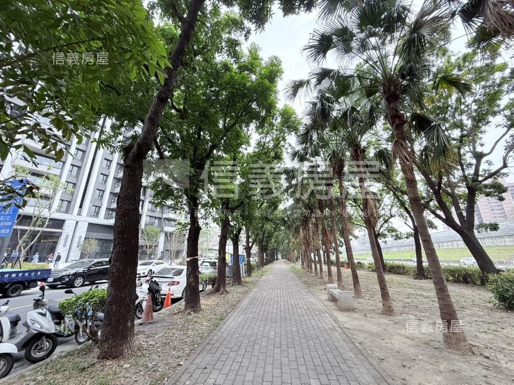 鳳山三角窗面寬土地房屋室內格局與周邊環境