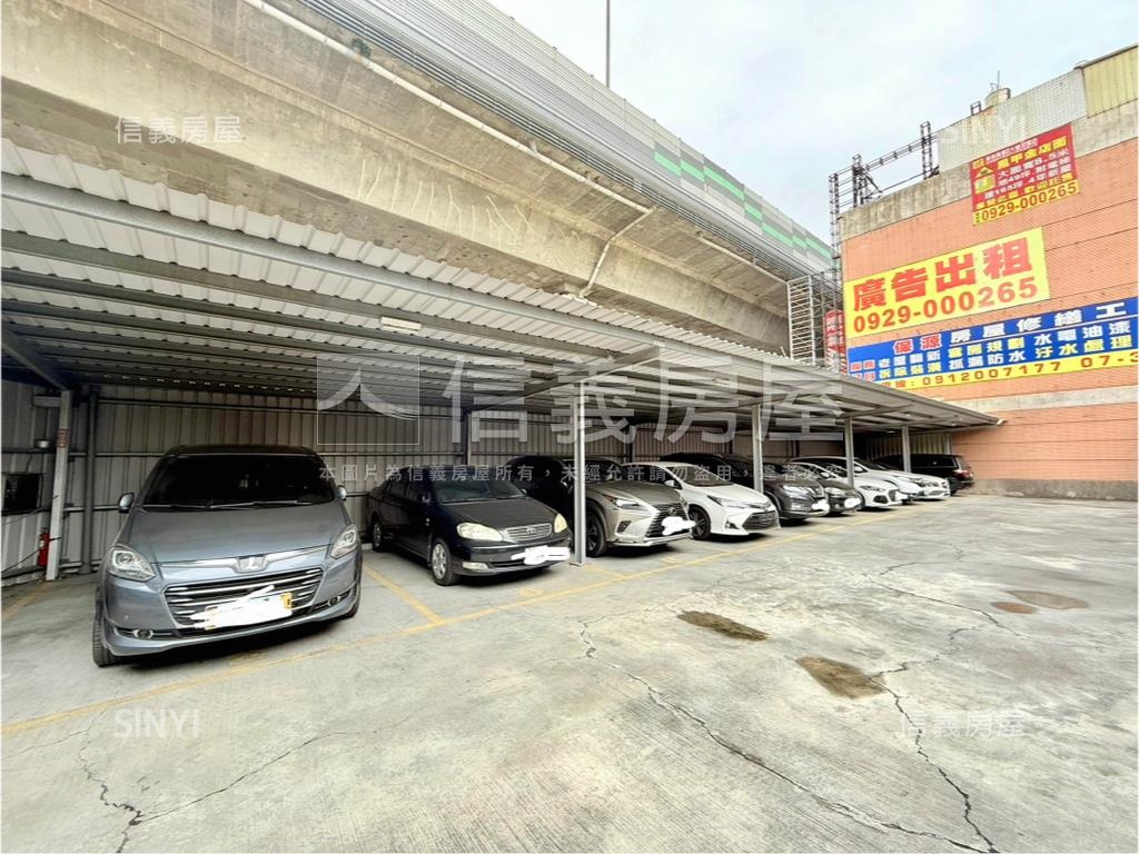 鳳山三角窗面寬土地房屋室內格局與周邊環境