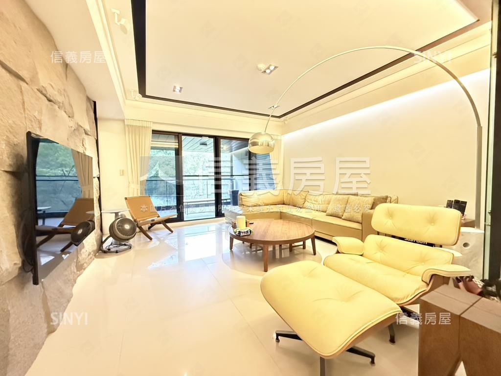 國賓山莊四房車位房屋室內格局與周邊環境