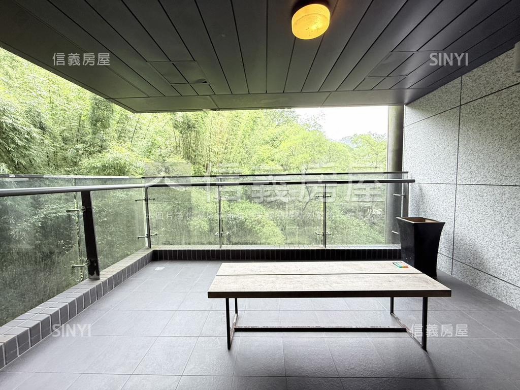 國賓山莊四房車位房屋室內格局與周邊環境