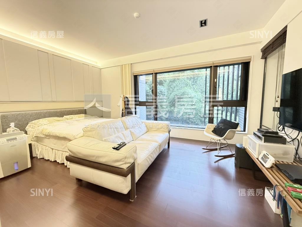 國賓山莊四房車位房屋室內格局與周邊環境