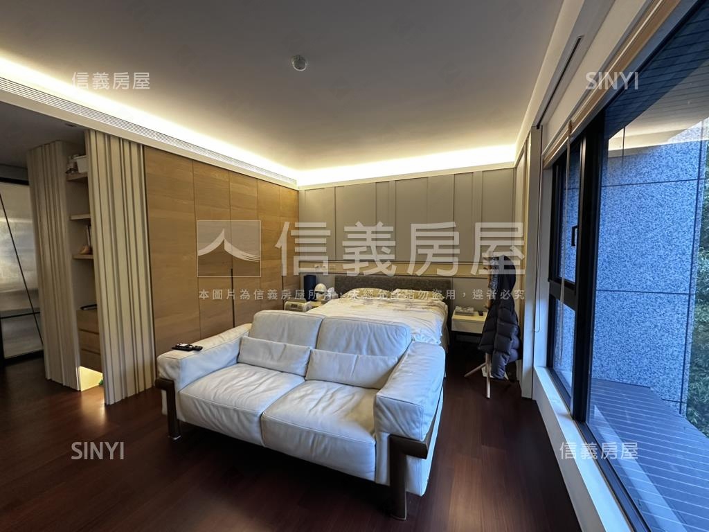 國賓山莊四房車位房屋室內格局與周邊環境