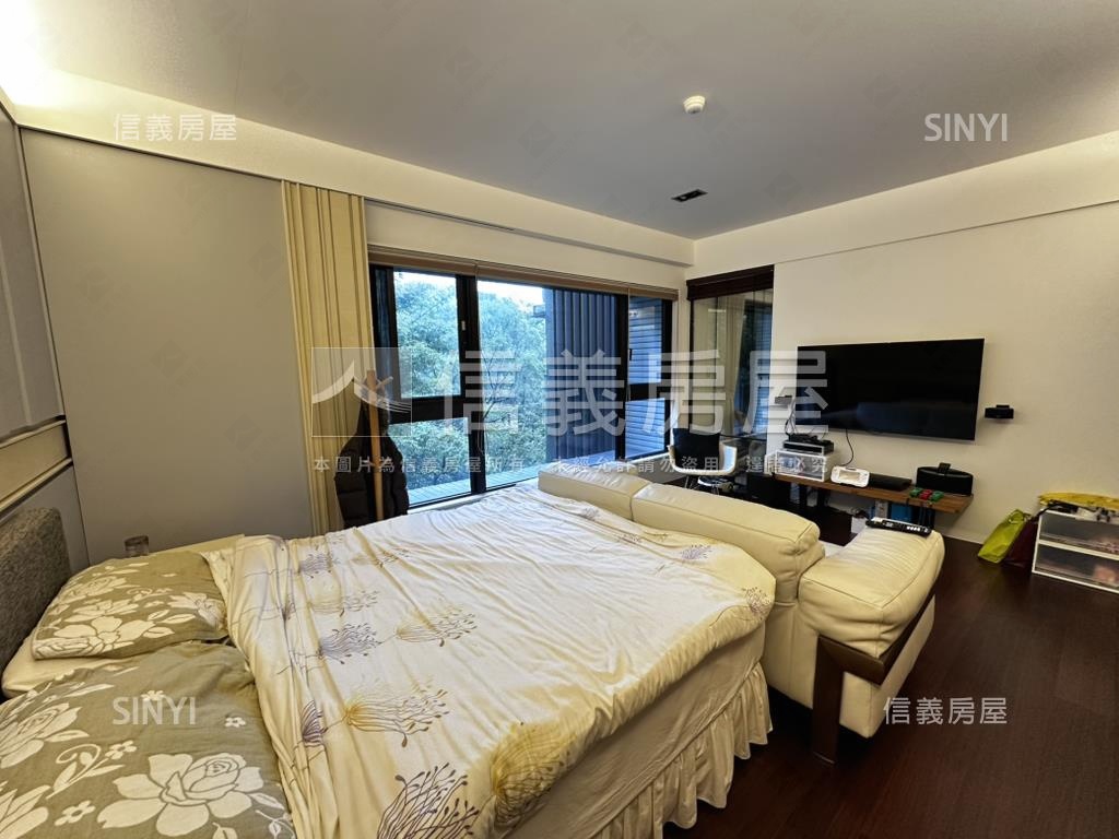 國賓山莊四房車位房屋室內格局與周邊環境