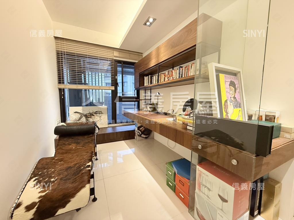 國賓山莊四房車位房屋室內格局與周邊環境