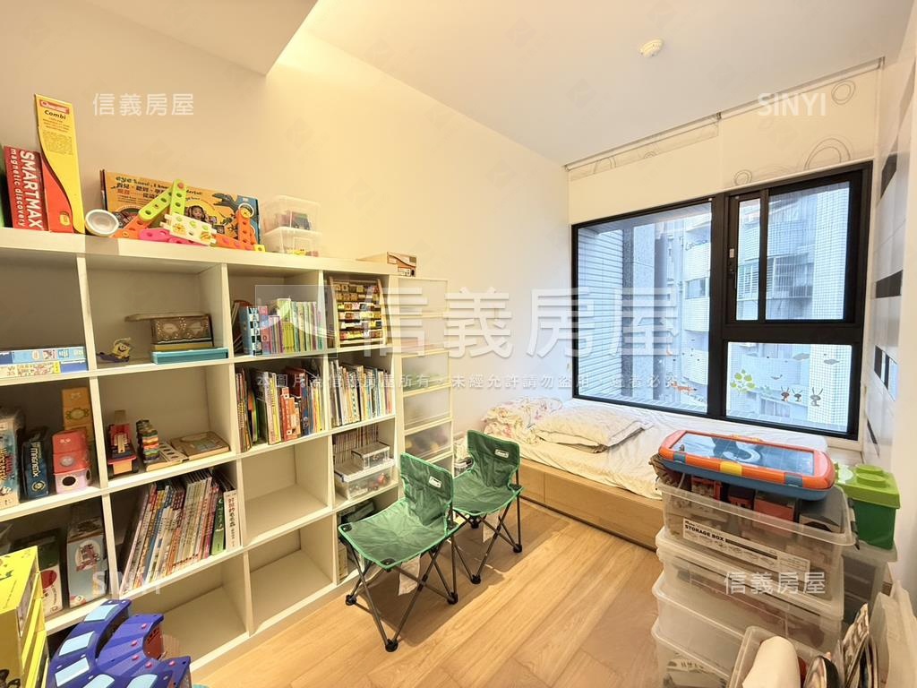 國賓山莊四房車位房屋室內格局與周邊環境