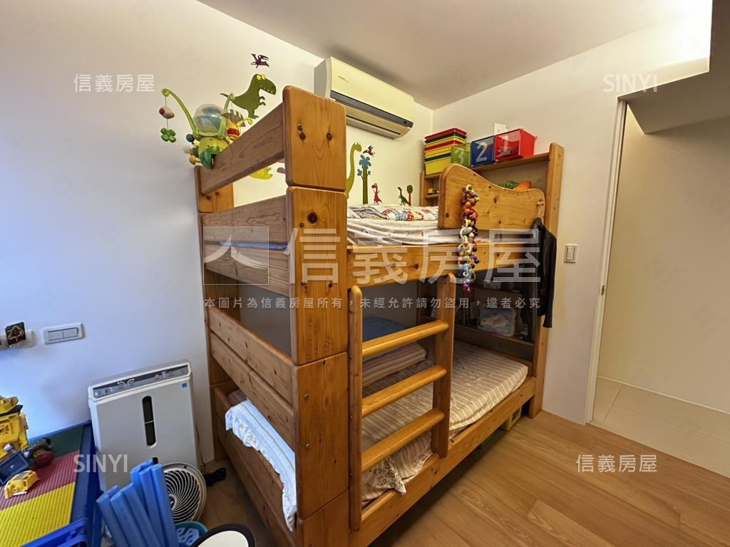 國賓山莊四房車位房屋室內格局與周邊環境