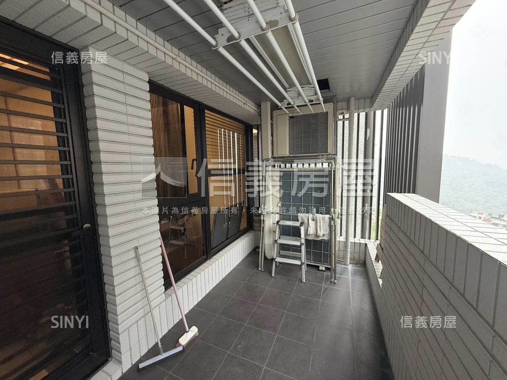 國賓山莊四房車位房屋室內格局與周邊環境