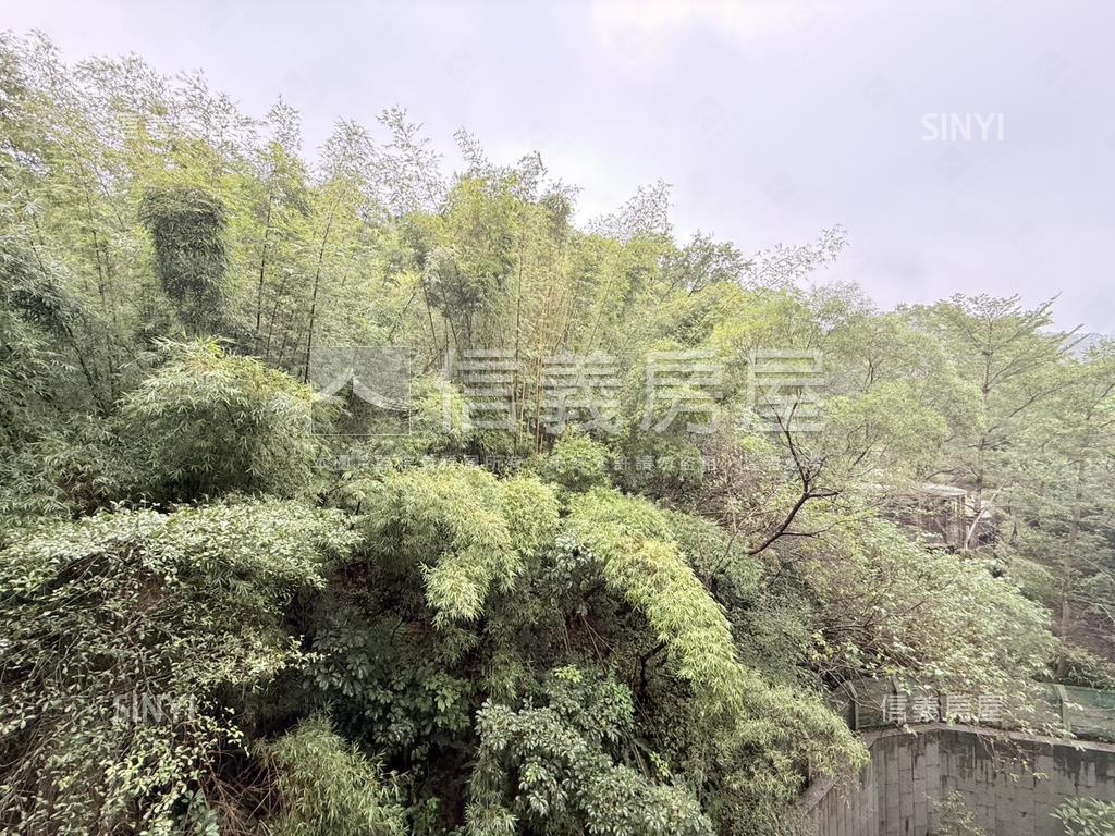 國賓山莊四房車位房屋室內格局與周邊環境