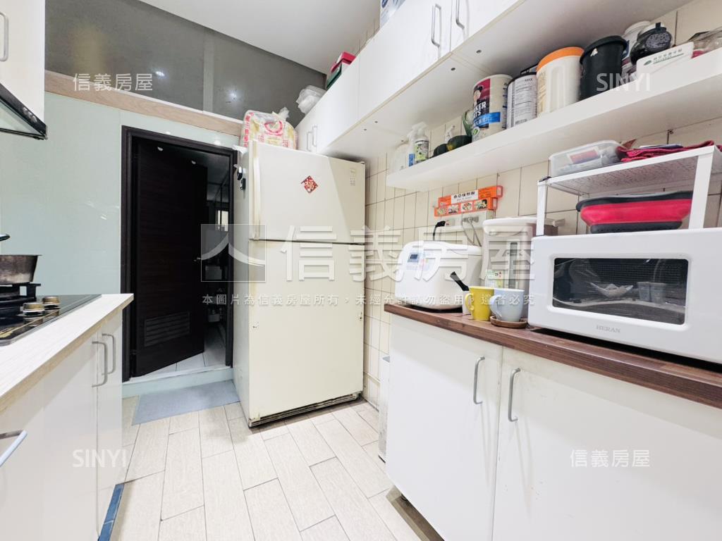 精美裝潢二樓美寓房屋室內格局與周邊環境