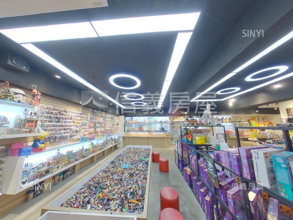 東區大面寬旗艦金店房屋室內格局與周邊環境