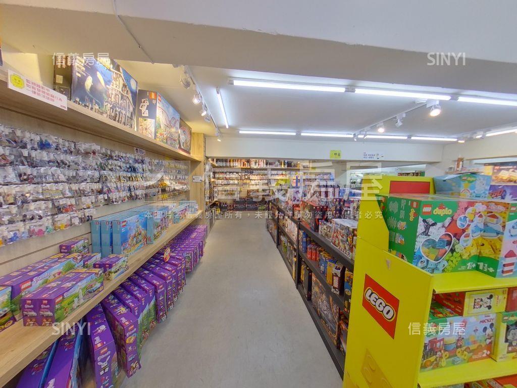 東區大面寬旗艦金店房屋室內格局與周邊環境