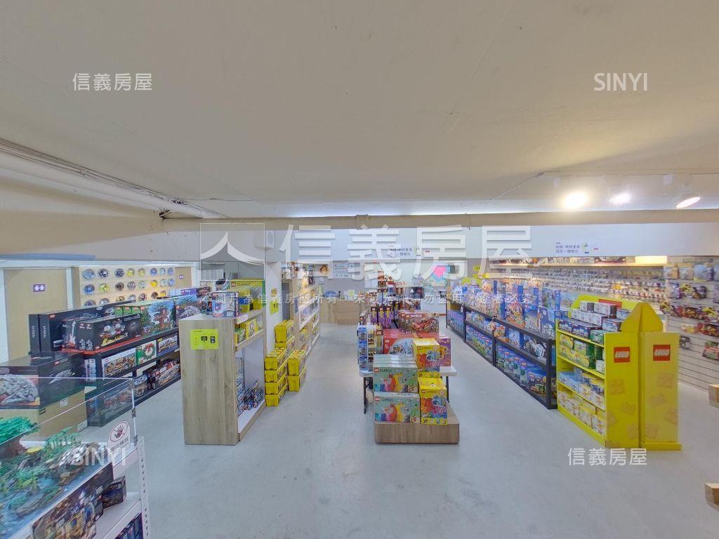 東區大面寬旗艦金店房屋室內格局與周邊環境