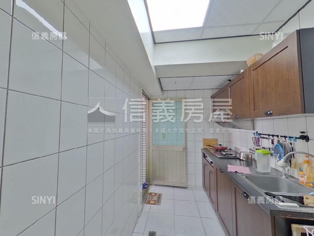 專任！三面採光次頂樓四房房屋室內格局與周邊環境