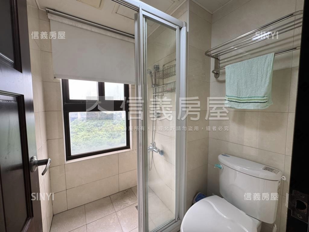 專任明日城高樓兩房車位房屋室內格局與周邊環境