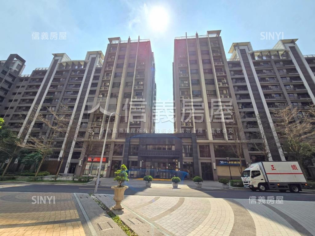 專任明日城高樓兩房車位房屋室內格局與周邊環境
