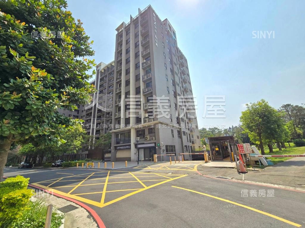 專任明日城高樓兩房車位房屋室內格局與周邊環境