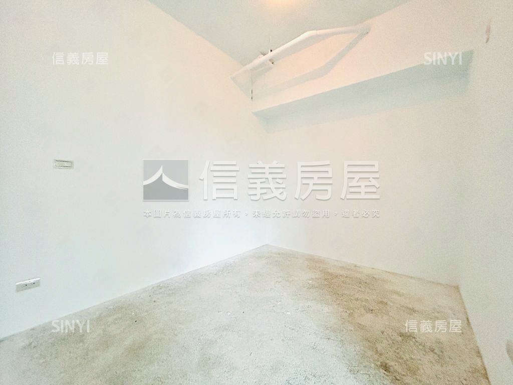 四期全新成屋２房平面車位房屋室內格局與周邊環境