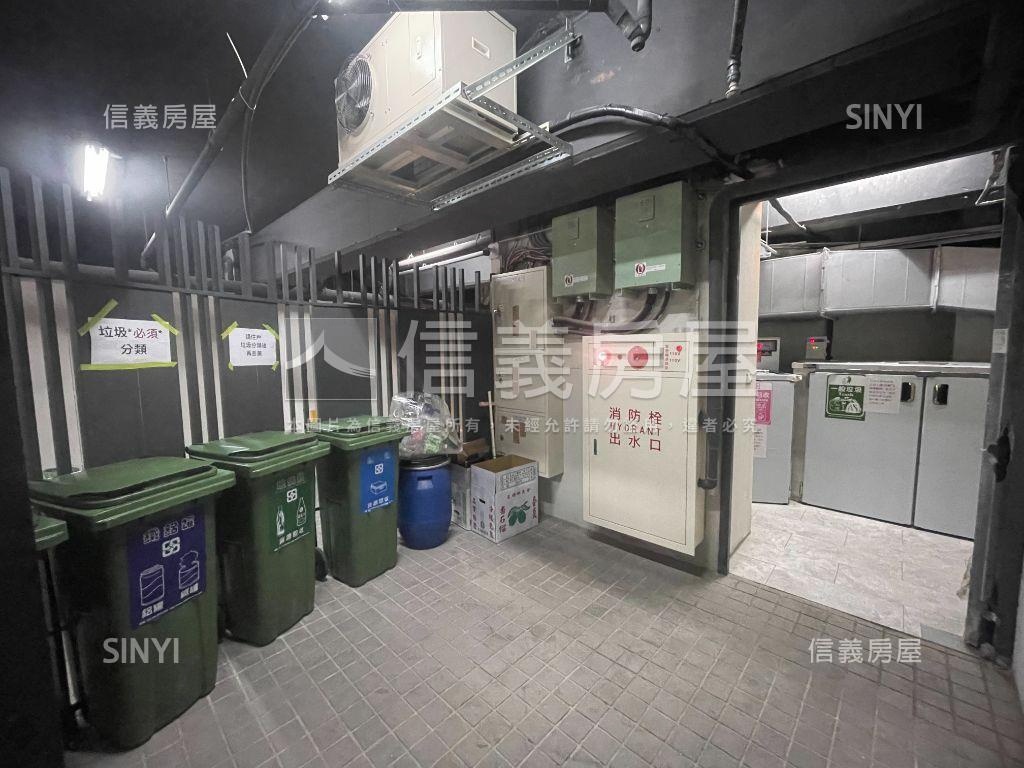四期全新成屋２房平面車位房屋室內格局與周邊環境