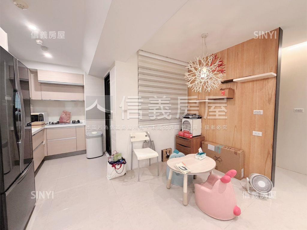 １１期窗的博物館附雙車位房屋室內格局與周邊環境