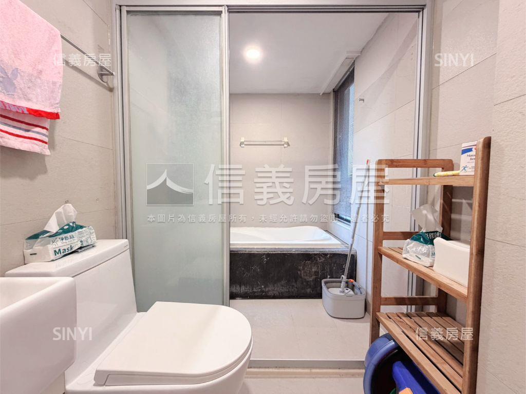 １１期窗的博物館附雙車位房屋室內格局與周邊環境