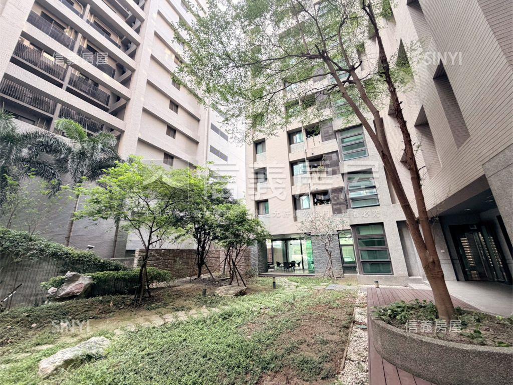 １１期窗的博物館附雙車位房屋室內格局與周邊環境