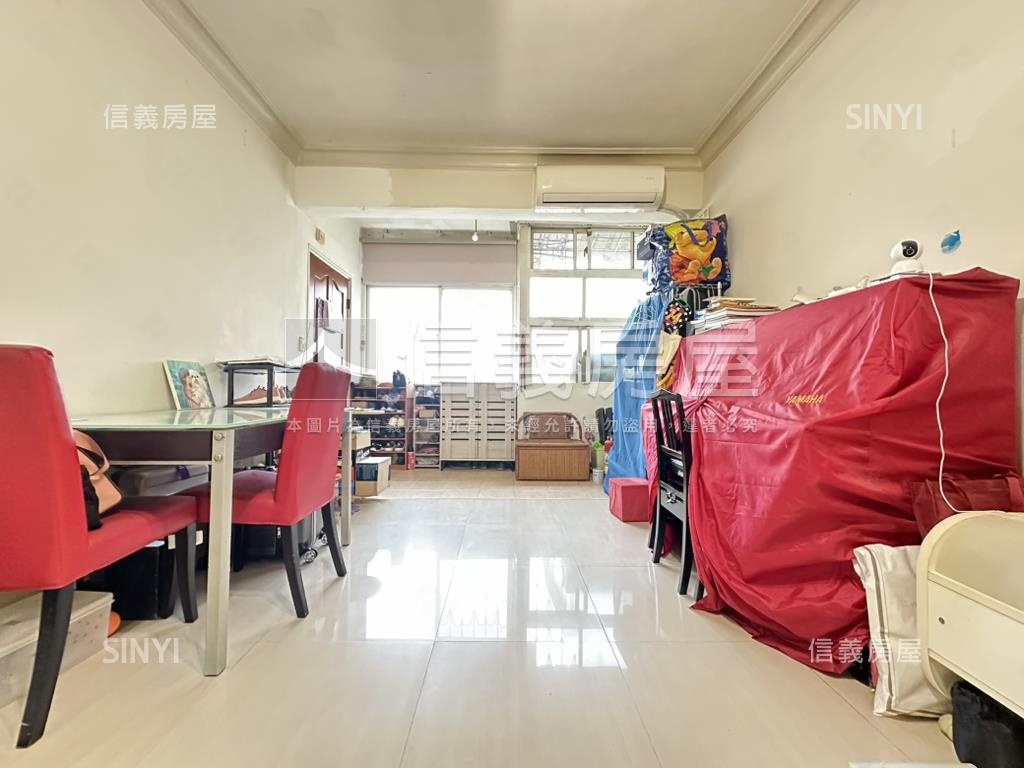 捷運百貨公園學區標格頂加房屋室內格局與周邊環境