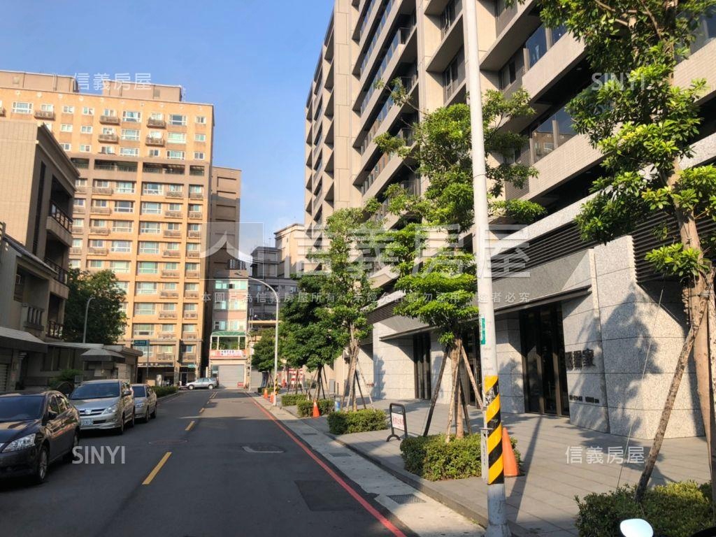 龍安戶政旁國強十街土地房屋室內格局與周邊環境