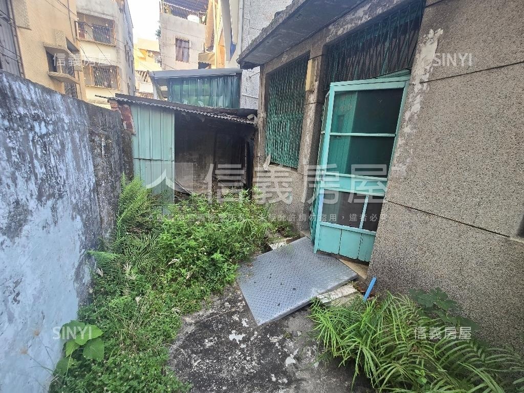 近中華忠孝面寬約９米地房屋室內格局與周邊環境