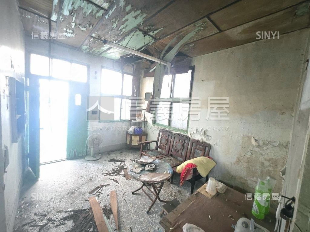 近中華忠孝面寬約９米地房屋室內格局與周邊環境