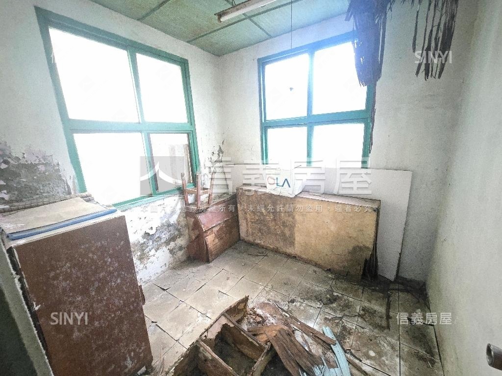 近中華忠孝面寬約９米地房屋室內格局與周邊環境