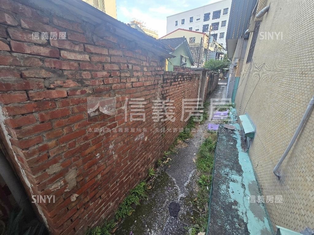 近中華忠孝面寬約９米地房屋室內格局與周邊環境