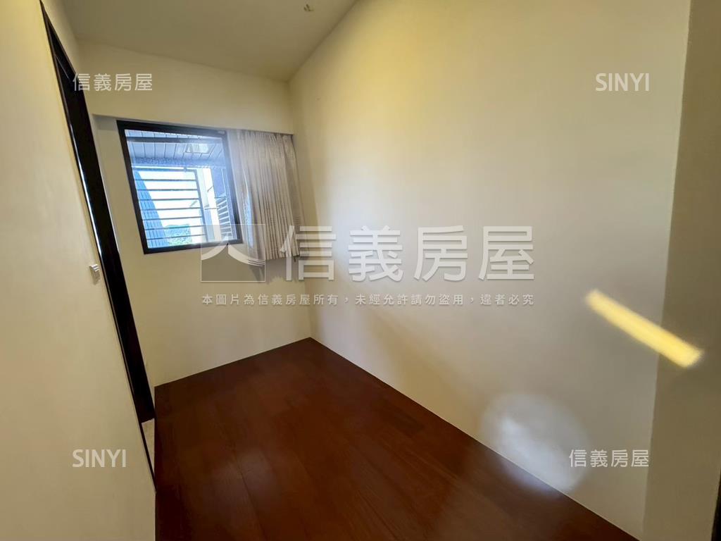 首泰大方。指標四房車位房屋室內格局與周邊環境