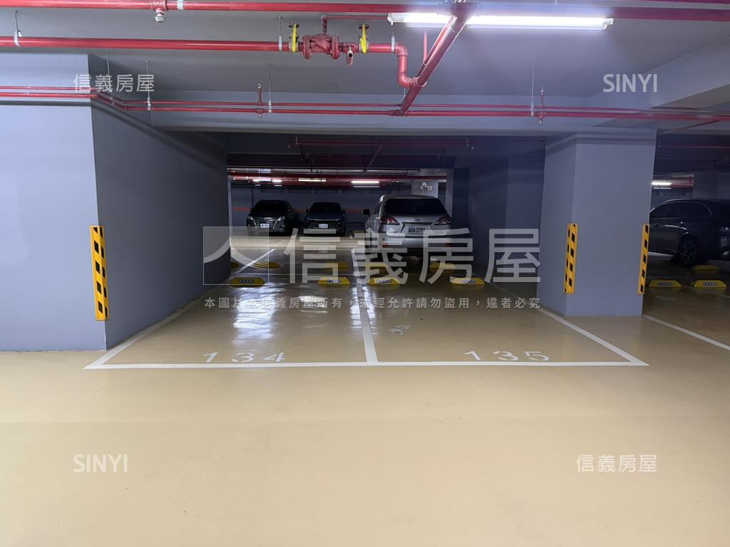 首泰大方。指標四房車位房屋室內格局與周邊環境