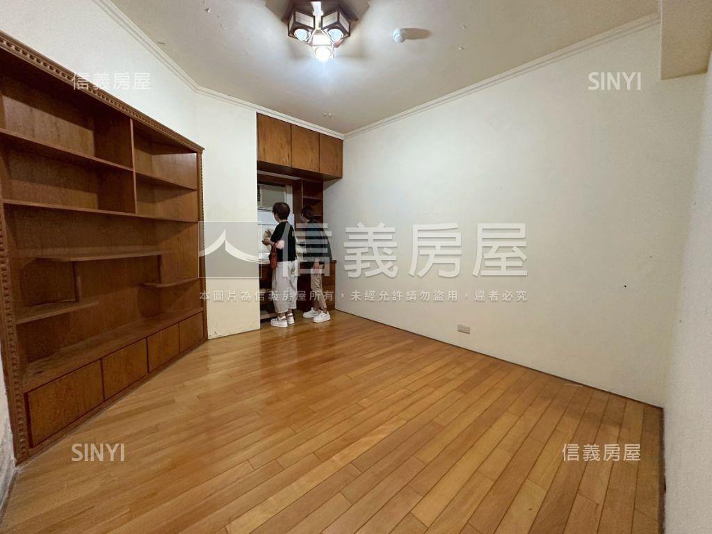 台五福星三房美屋房屋室內格局與周邊環境