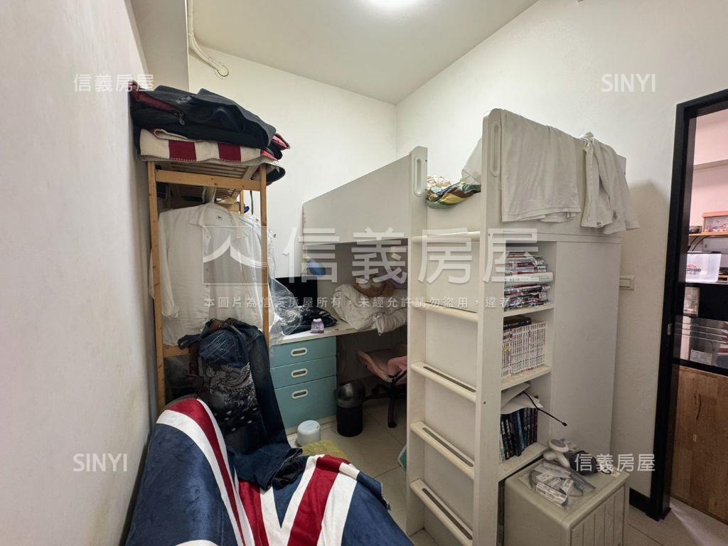 晴空ＳＫＹ露台戶房屋室內格局與周邊環境