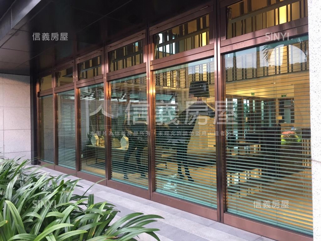晴空ＳＫＹ露台戶房屋室內格局與周邊環境