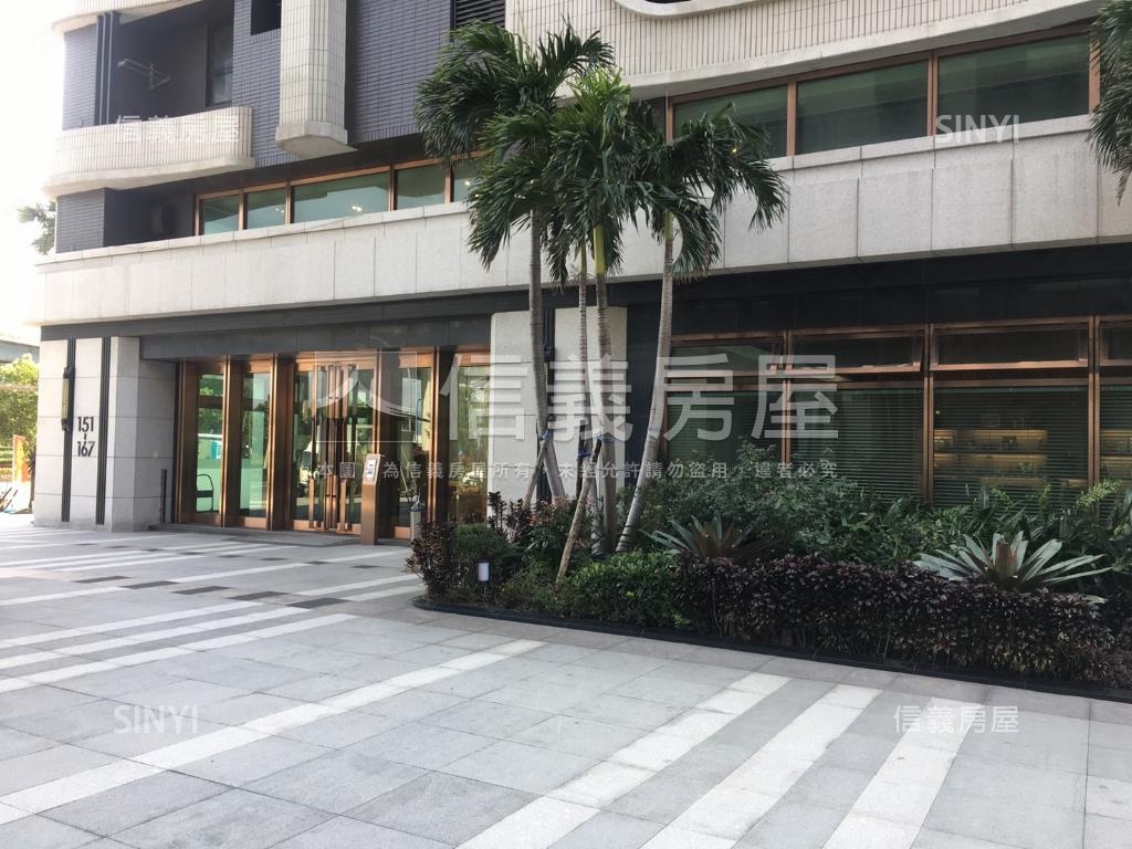 晴空ＳＫＹ露台戶房屋室內格局與周邊環境