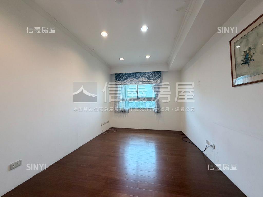 萬馬麗池四房車位房屋室內格局與周邊環境