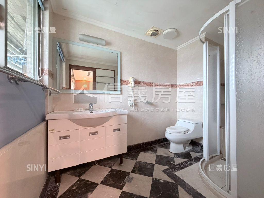 萬馬麗池四房車位房屋室內格局與周邊環境