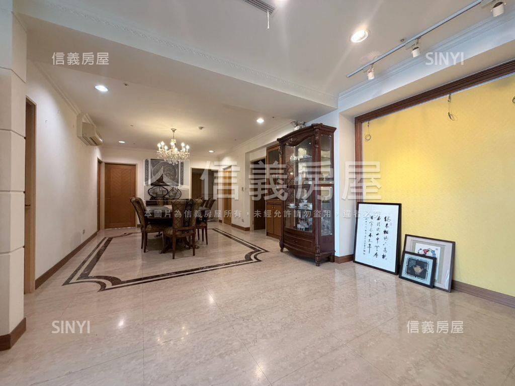 萬馬麗池四房車位房屋室內格局與周邊環境