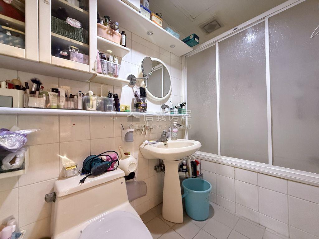 專任昌益電梯學區三房房屋室內格局與周邊環境