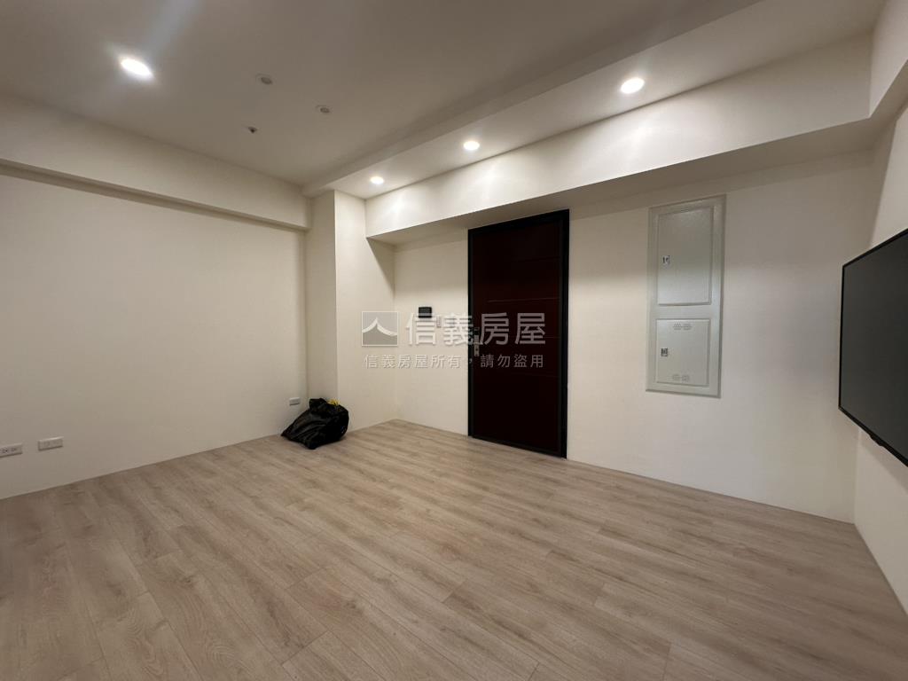 高鐵世界仁兩房平車房屋室內格局與周邊環境