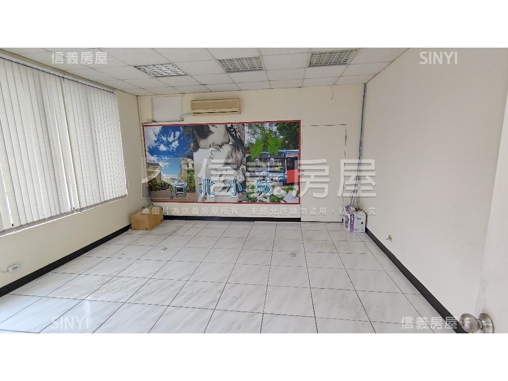 台北小城獨棟邊間大店面房屋室內格局與周邊環境