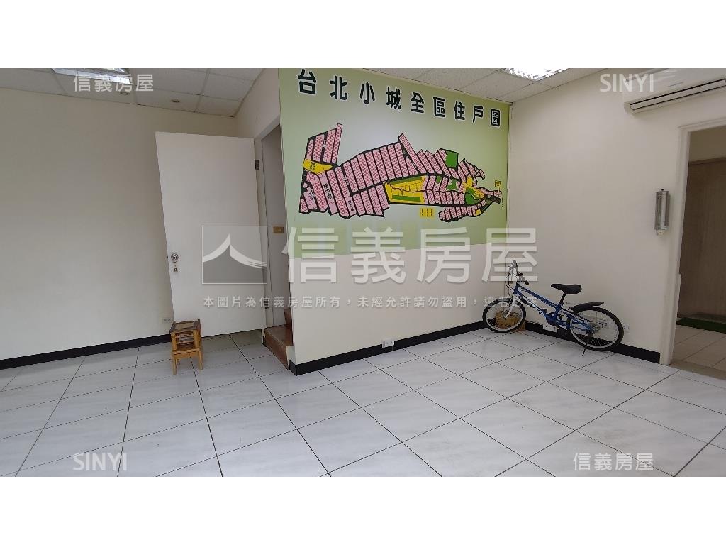 台北小城獨棟邊間大店面房屋室內格局與周邊環境